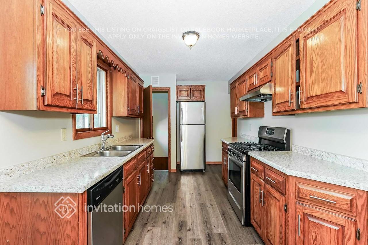 3106 64th Avenue North - Photo 7 of 18