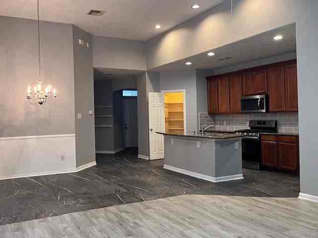 29715 Meridian Hill Dr - Photo 2 of 27