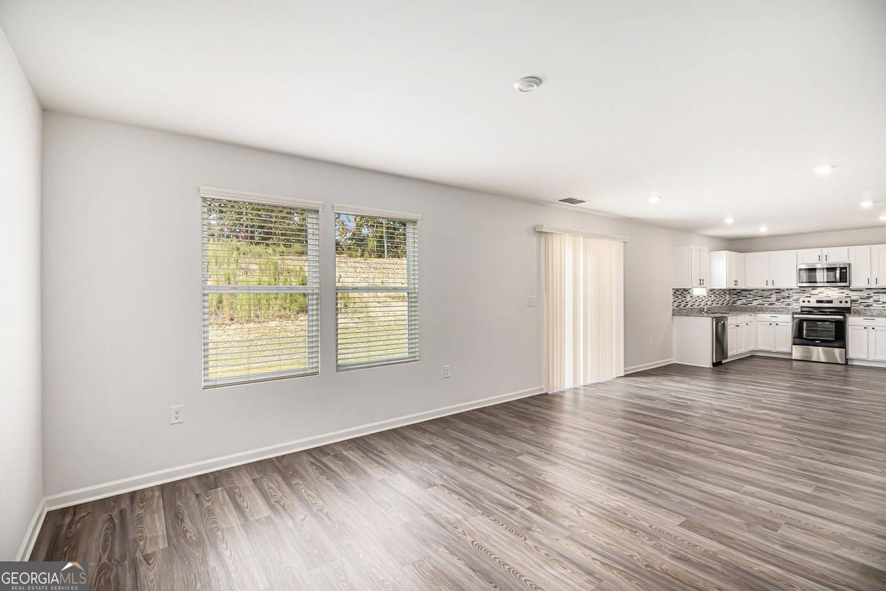 532 Pemberton St - Photo 2 of 26