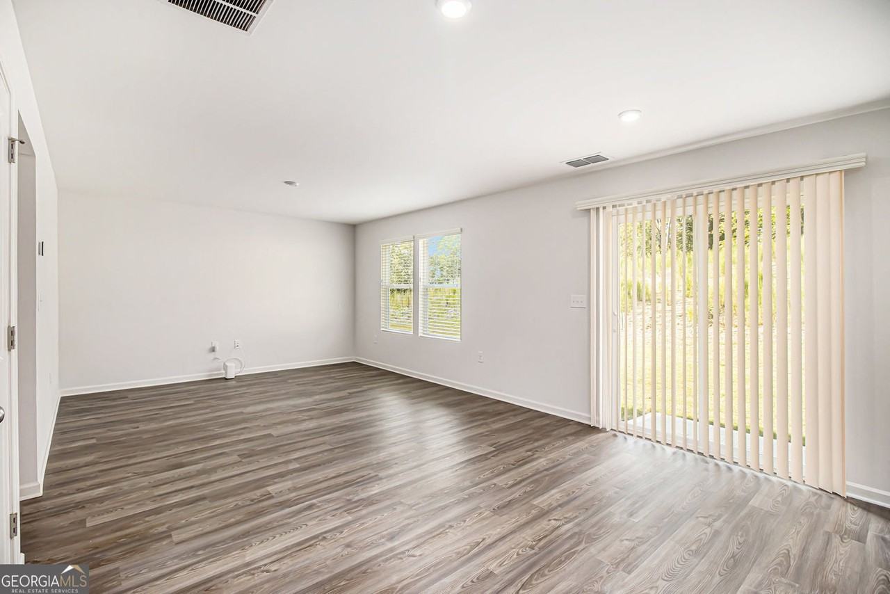 532 Pemberton St - Photo 3 of 26