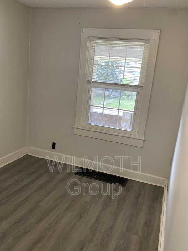 1221 N Oxford St - Photo 3 of 16