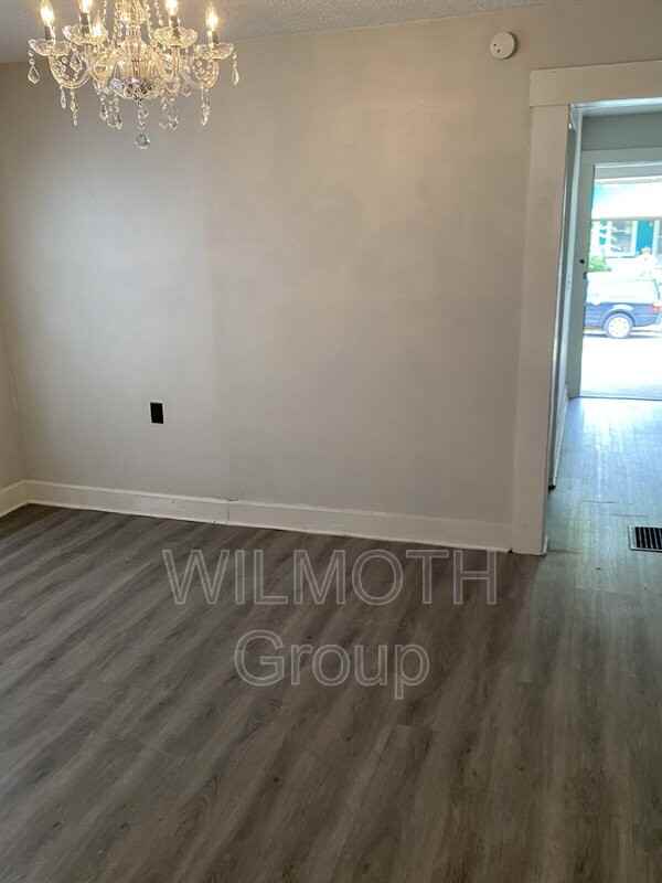 1221 N Oxford St - Photo 6 of 16