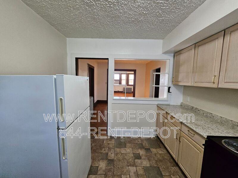 400 E Columbia St #C - Photo 5 of 7