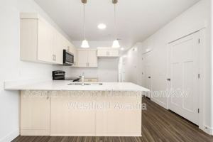 featured image of 13714 S Hanley Ln #HH303