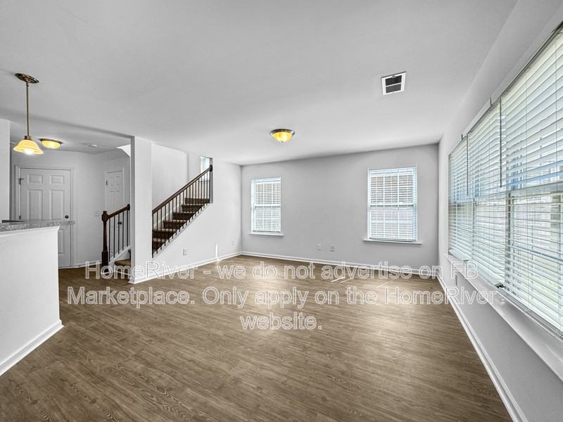 179 Whispering Oak Lane - Photo 6 of 29