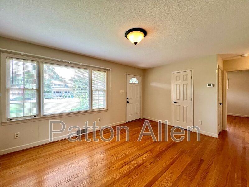 114 Arco Rd - Photo 2 of 24