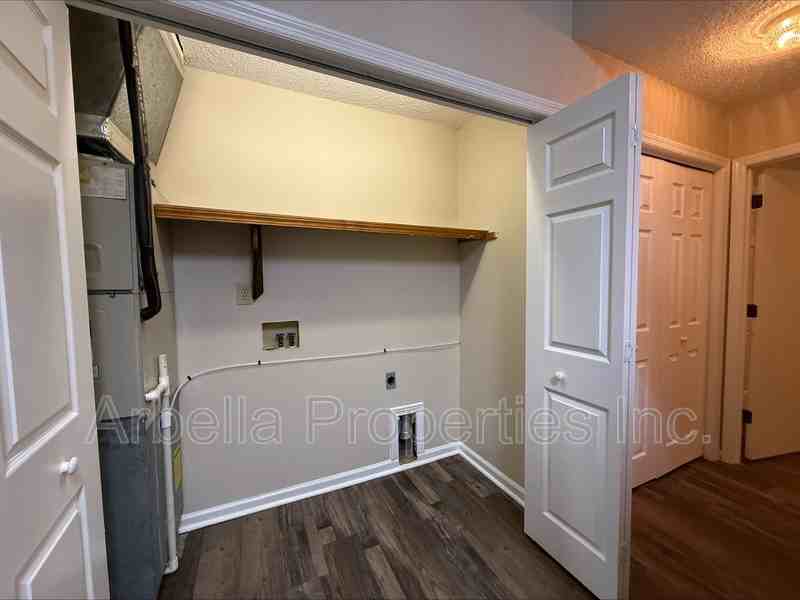 420 W Jackson Blvd #26 - Photo 6 of 11