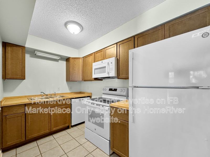 2389 Metzger Dr - Photo 3 of 30