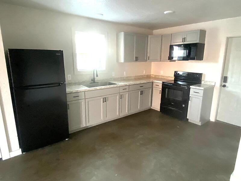 301 10th Ave - Photo 3 of 7