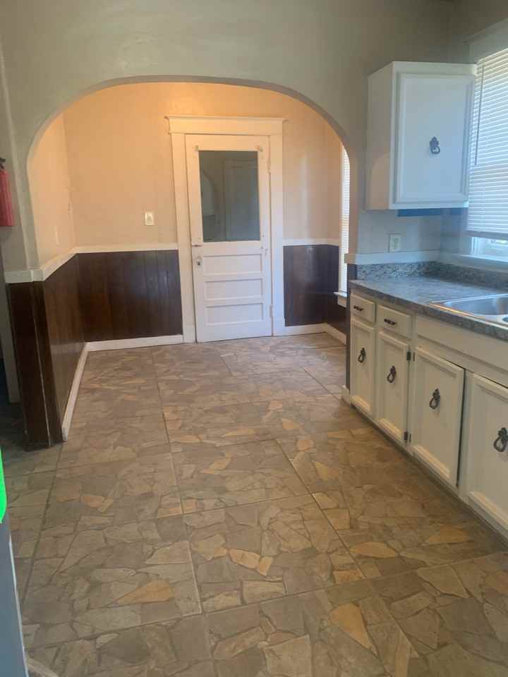 1616 Kendale Ave - Photo 5 of 7