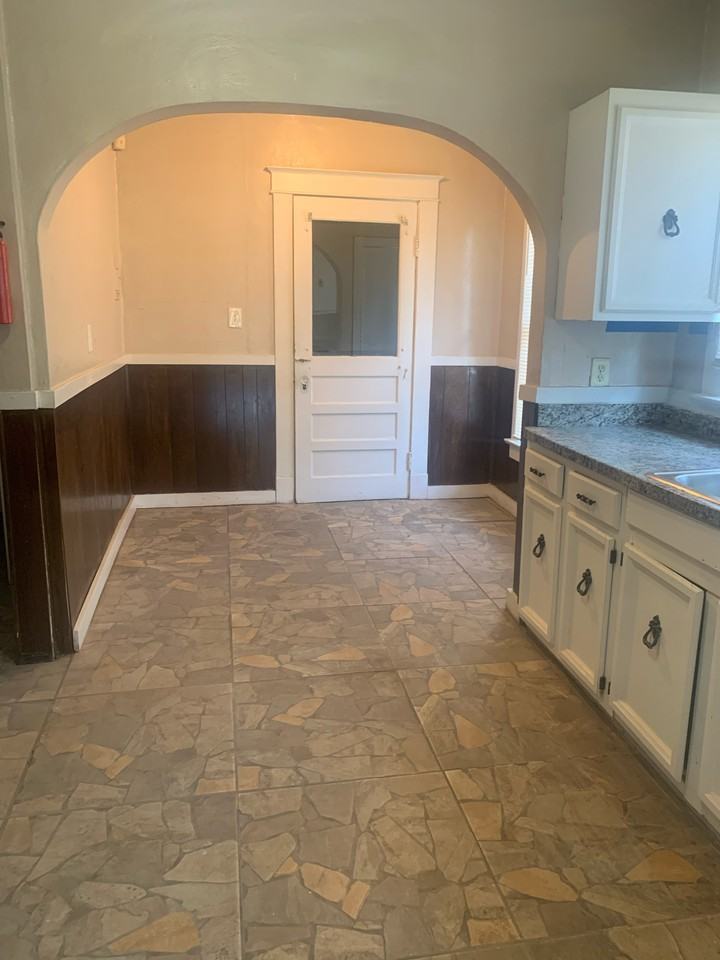 1616 Kendale Ave - Photo 7 of 7