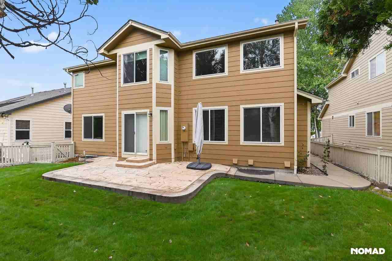 6070 Deframe Ct - Photo 2 of 32