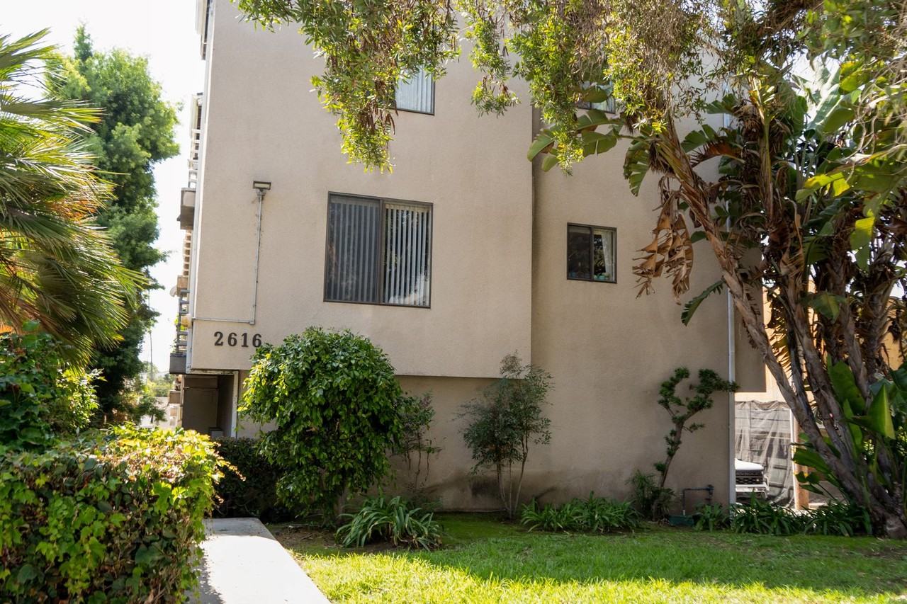 2616 6th St - Photo 3 of 13