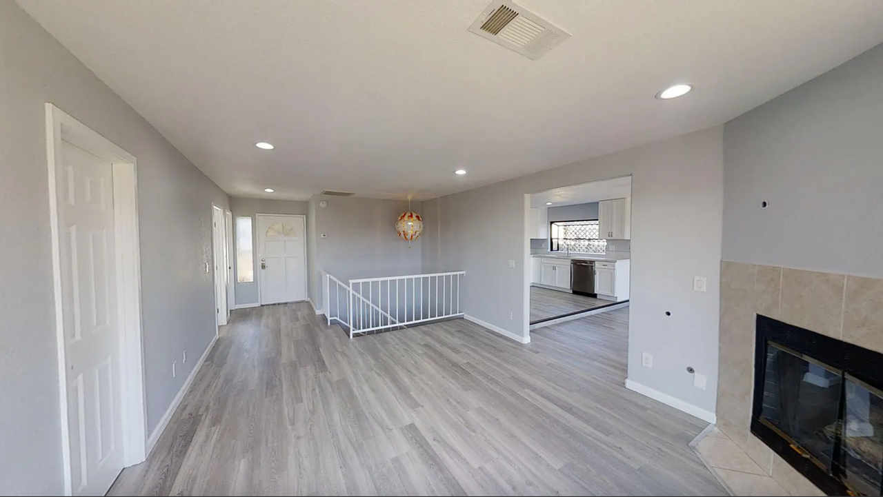 5539 Dorothy Dr - Photo 4 of 21