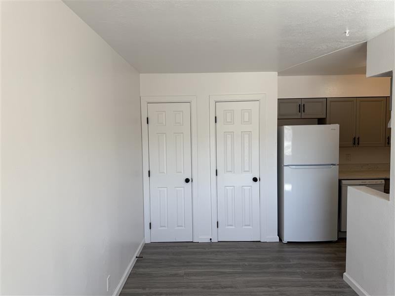 202 Quincy St Ne - Photo 4 of 37