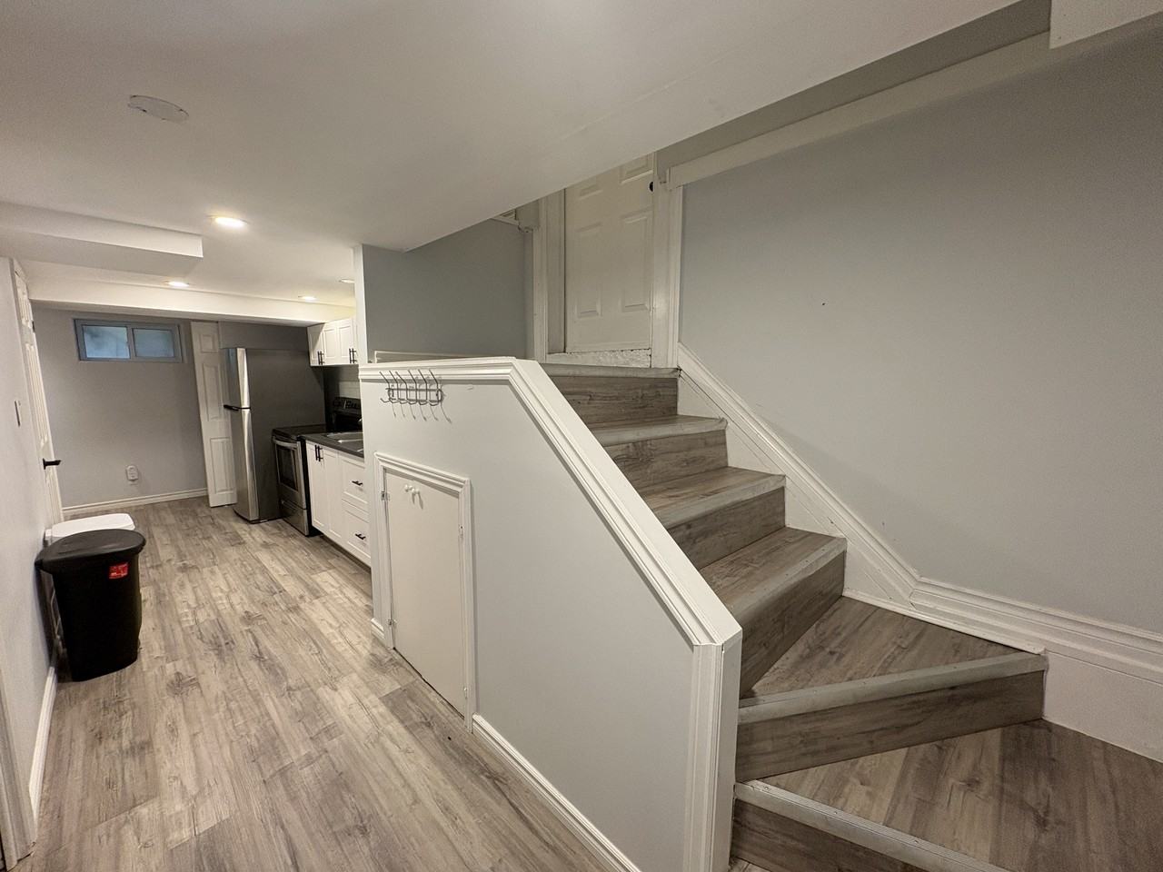 1523 Benjamin Ave - Photo 3 of 23
