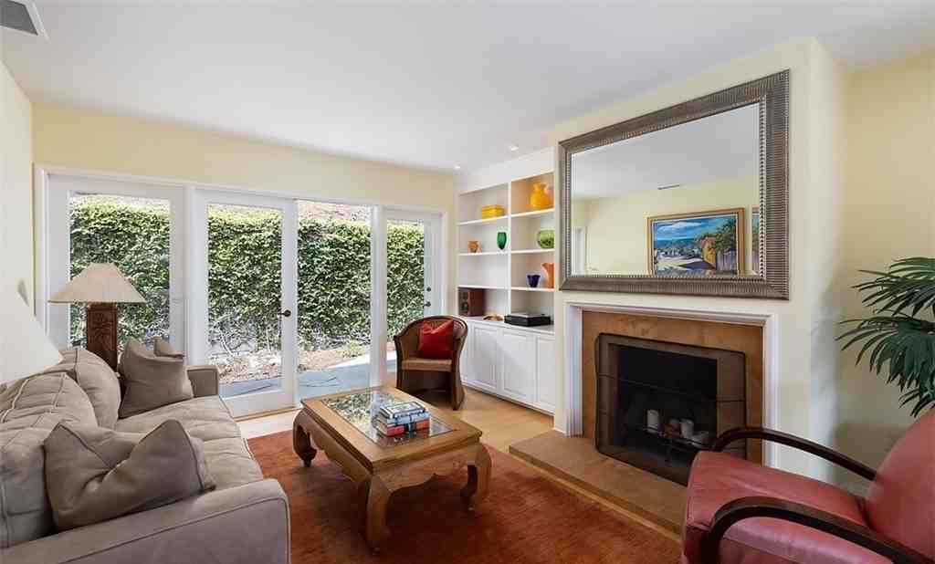 959 Oriole Dr - Photo 2 of 4