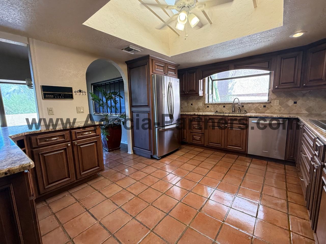 4221 N Summer Set Dr - Photo 4 of 25