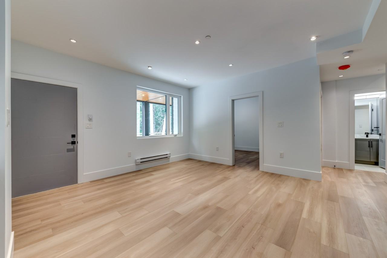 9113 Riverside Dr - Photo 2 of 16