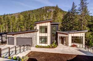 featured image of Riverside Dr