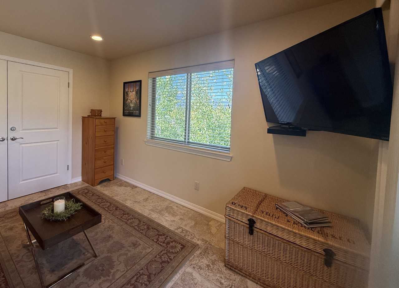 405 Alder St - Photo 3 of 28