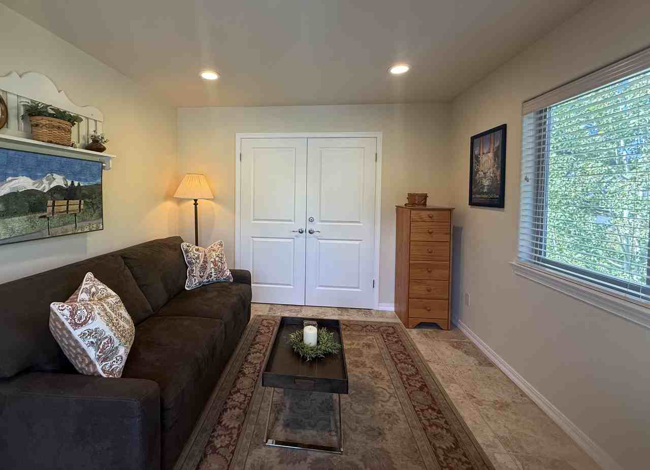 405 Alder St - Photo 4 of 28