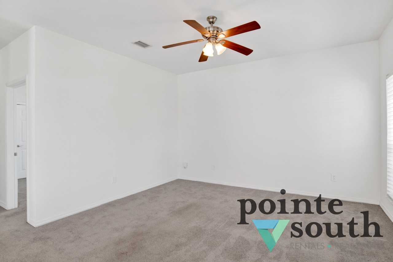 33171B Stables Dr - Photo 6 of 29