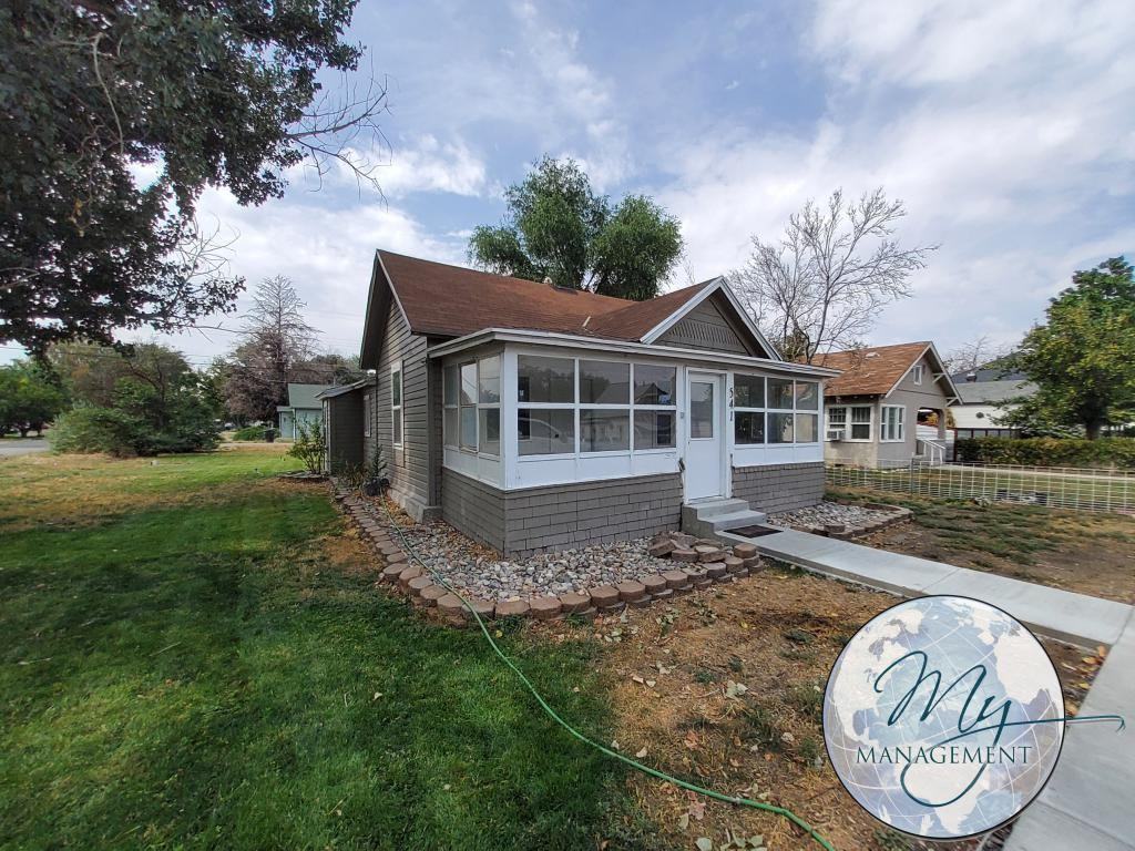 541 Montana St - Photo 2 of 21