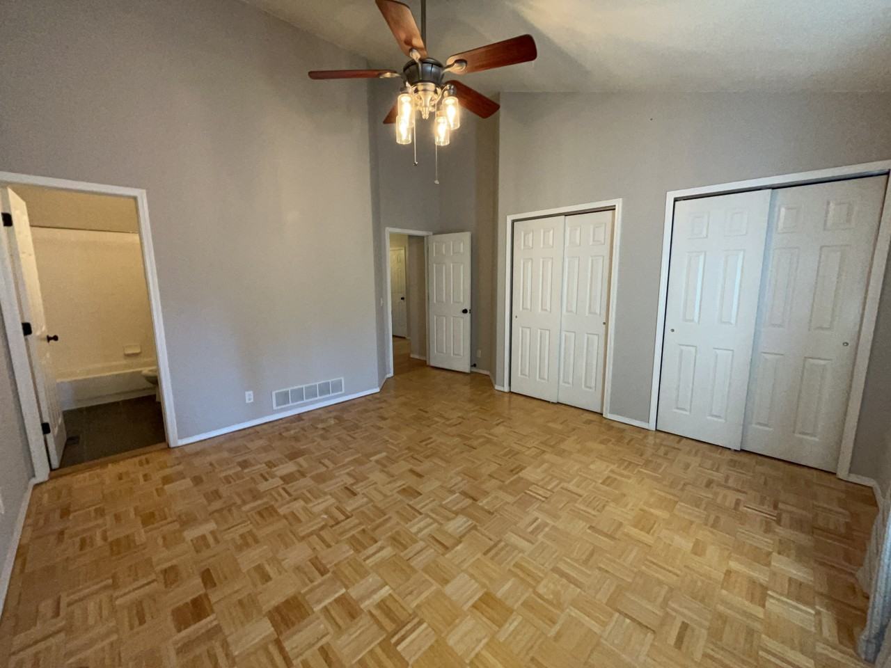 655 W Monument St - Photo 5 of 10