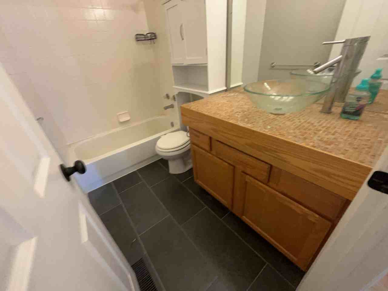655 W Monument St - Photo 6 of 10