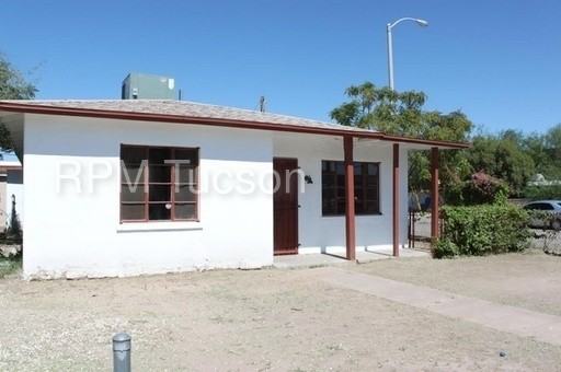 1352 W St Mary’s Rd - Photo 2 of 11