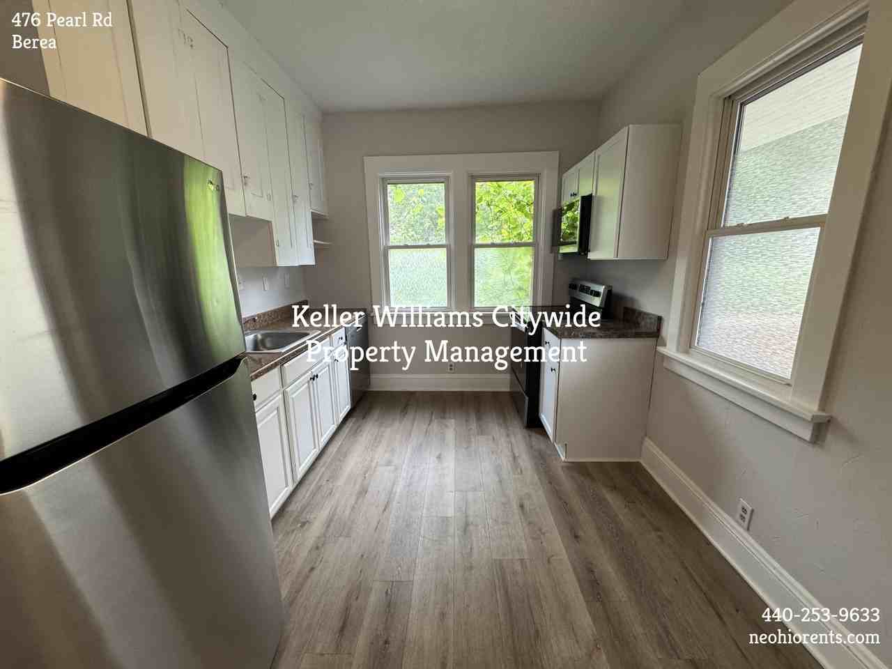 476 Pearl St - Photo 3 of 16