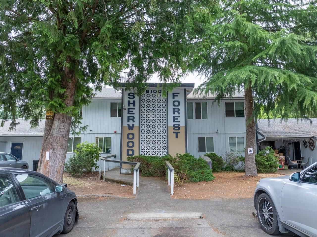 Sherwood Forest - Photo 3 of 24