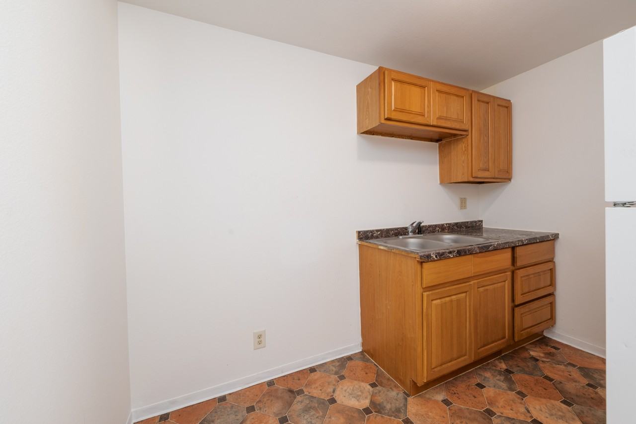 Twin Oaks Apartments - Photo 7 of 21