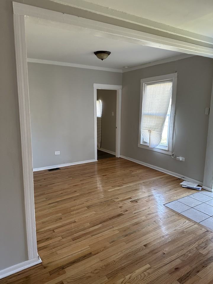 1225 W 108th St #NA - Photo 6 of 8