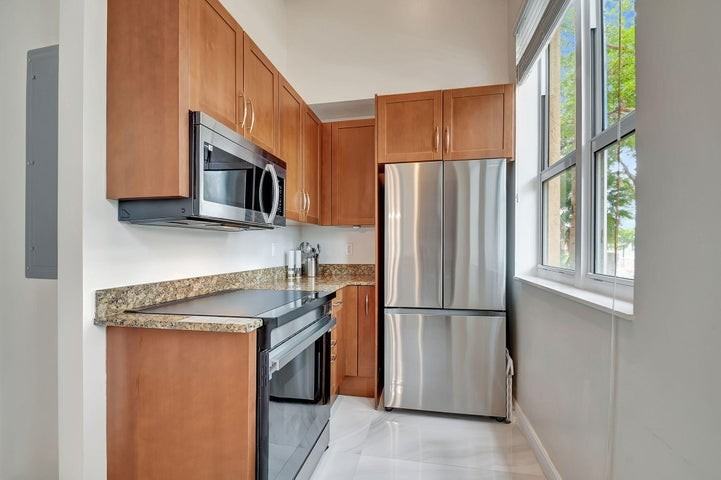 350 North Federal Highway - Photo 3 of 18