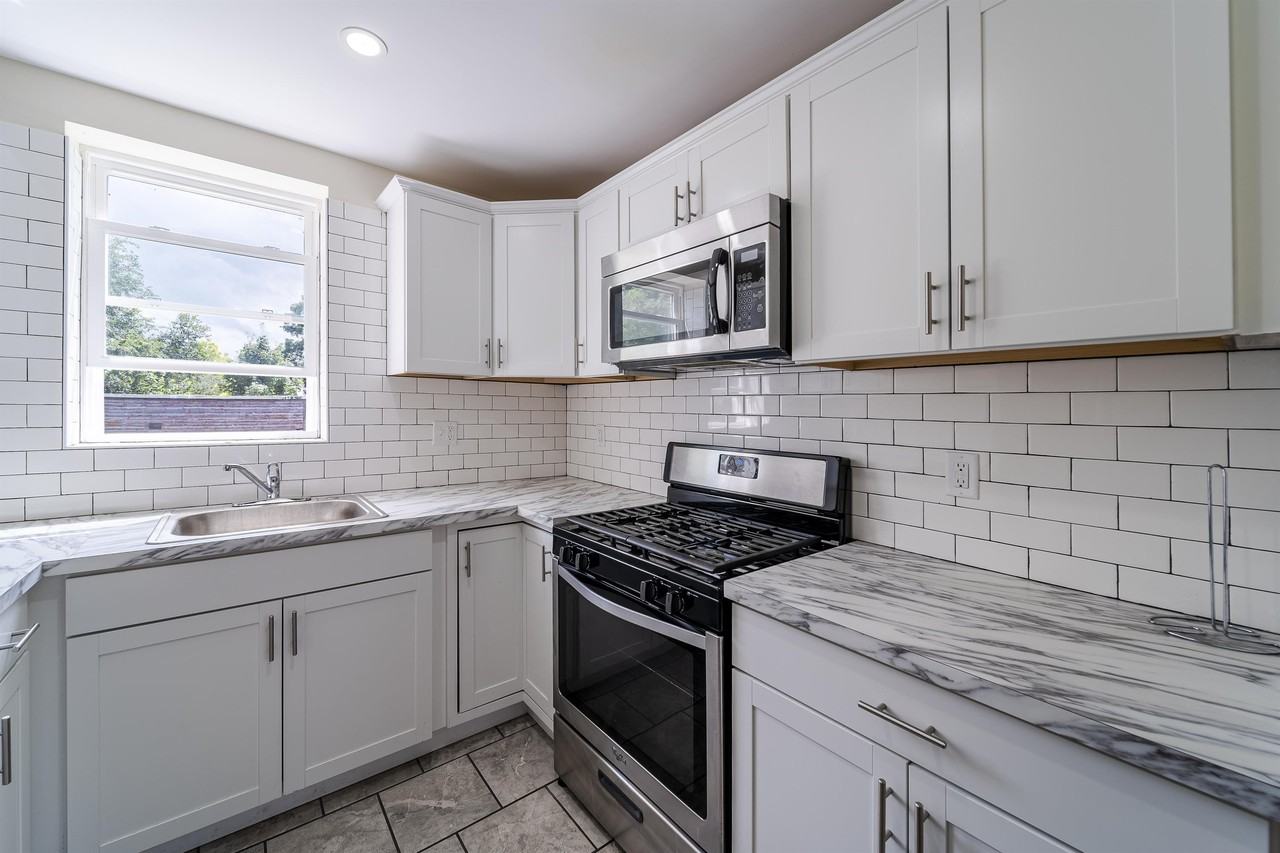 136 9th Street - Photo 2 of 50