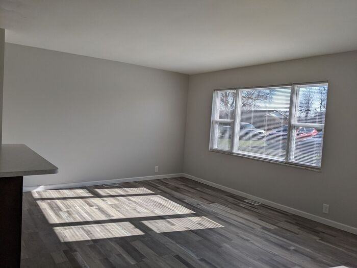 E 73rd Dr - Photo 2 of 7