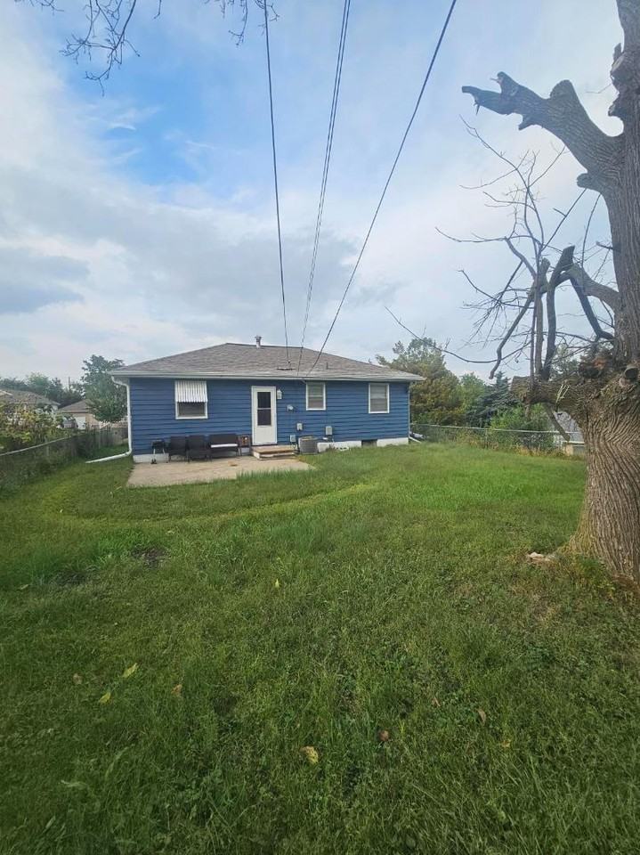 3205 Emmet St - Photo 3 of 12