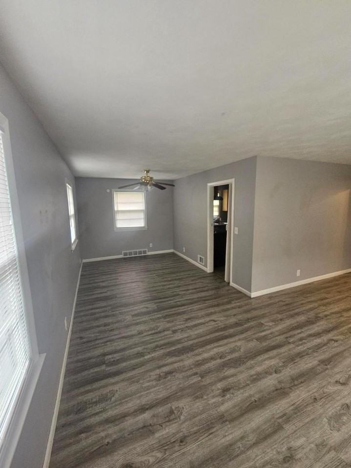 3205 Emmet St - Photo 4 of 12
