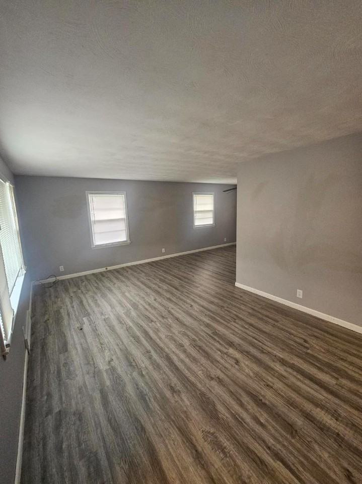 3205 Emmet St - Photo 5 of 12