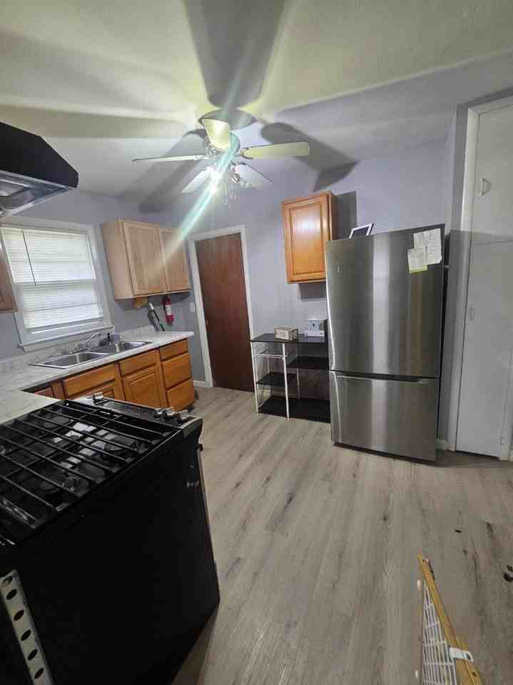 3205 Emmet St - Photo 7 of 12