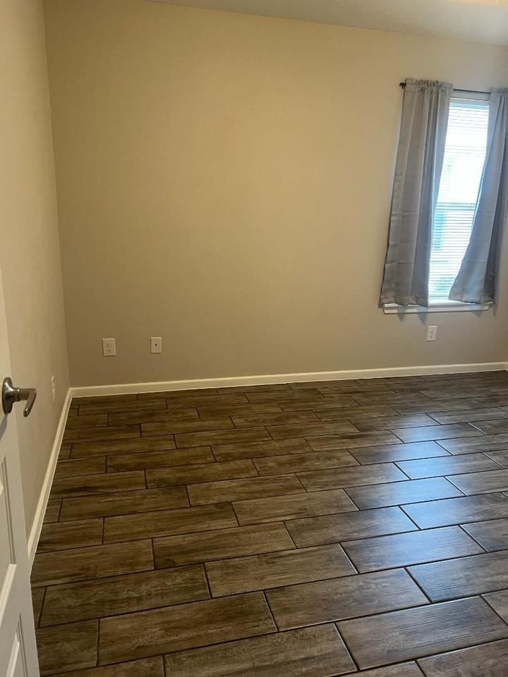 Fourplex W - Photo 5 of 10