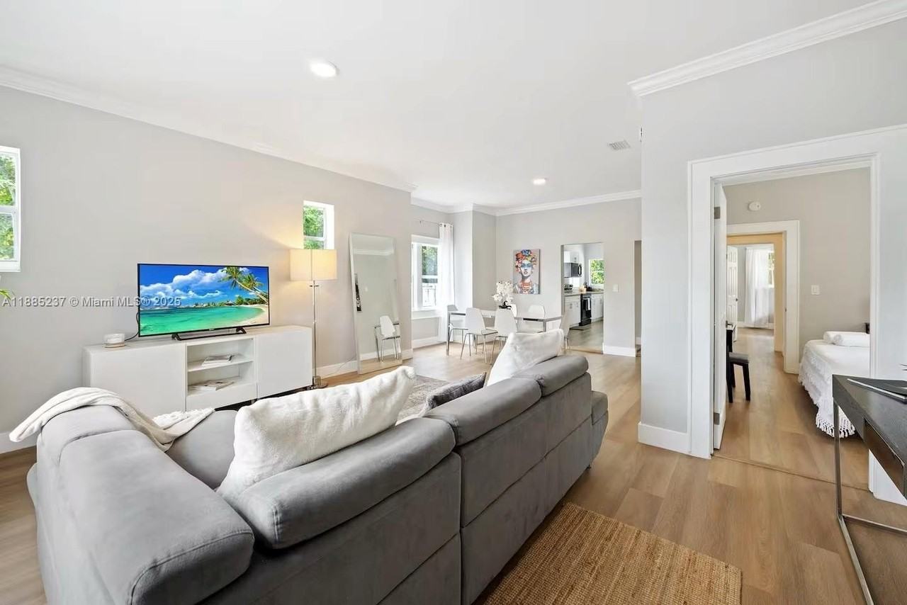 4711 N Miami Ave - Photo 5 of 14