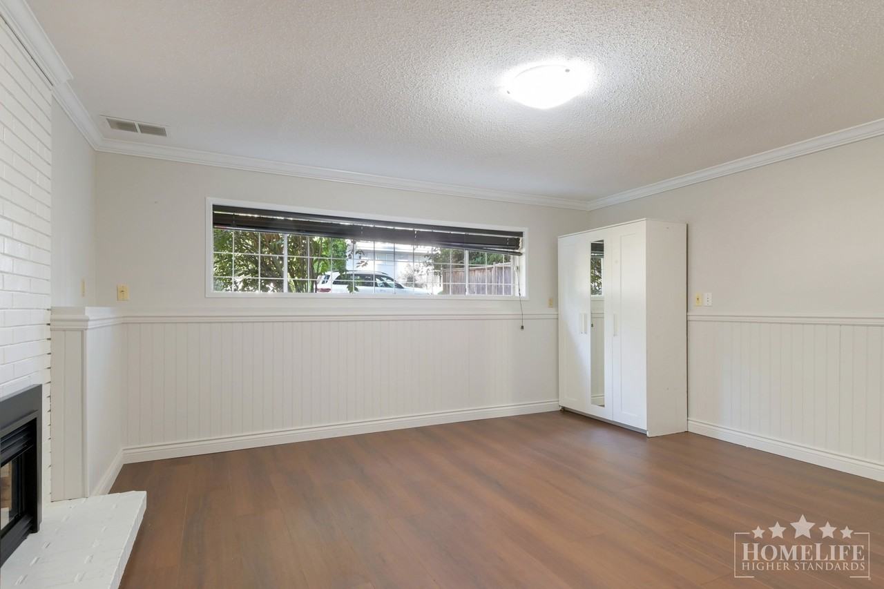 34330 Woodbine Cres - Photo 3 of 15