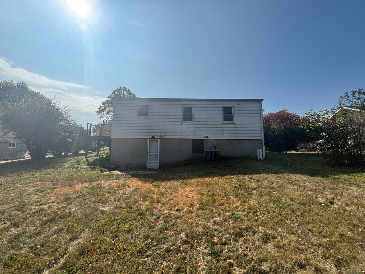 145 Delaware Dr - Photo 7 of 33