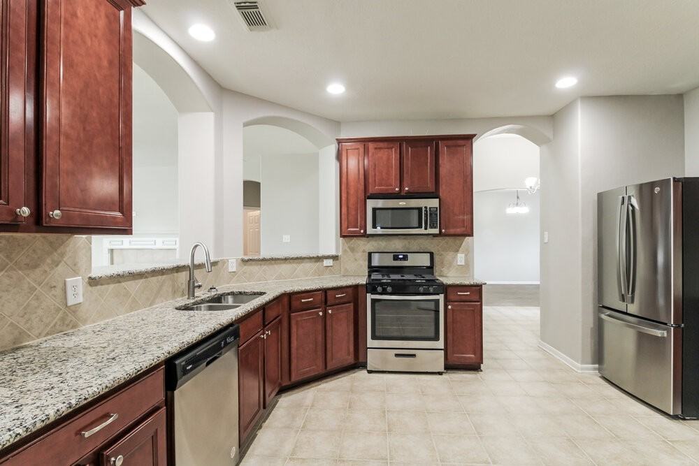 11402 English Rose Trail - Photo 7 of 16