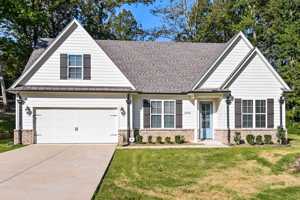 featured image of 2701 Maple Hill Dr