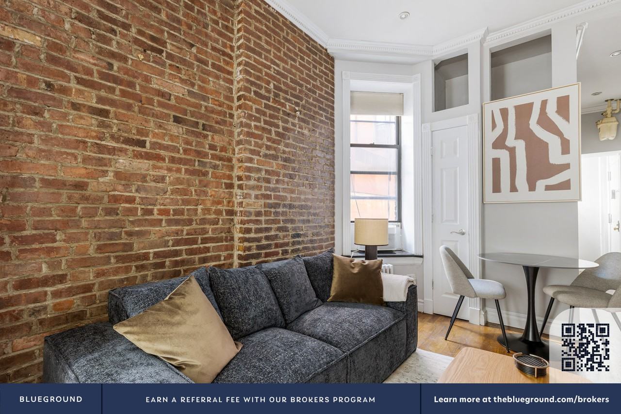 246 Mott St #2050 - Photo 5 of 24