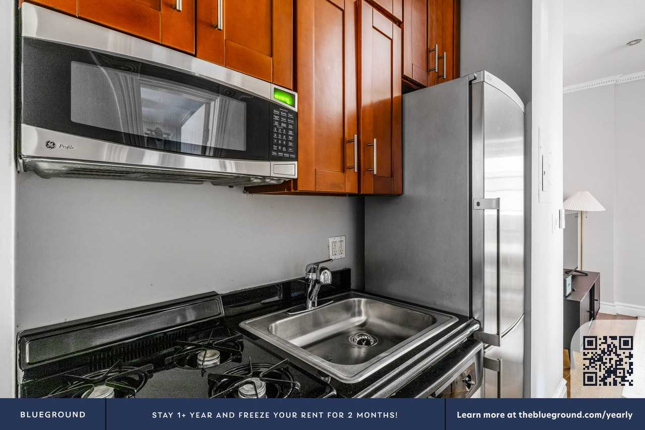 246 Mott St #2050 - Photo 7 of 23